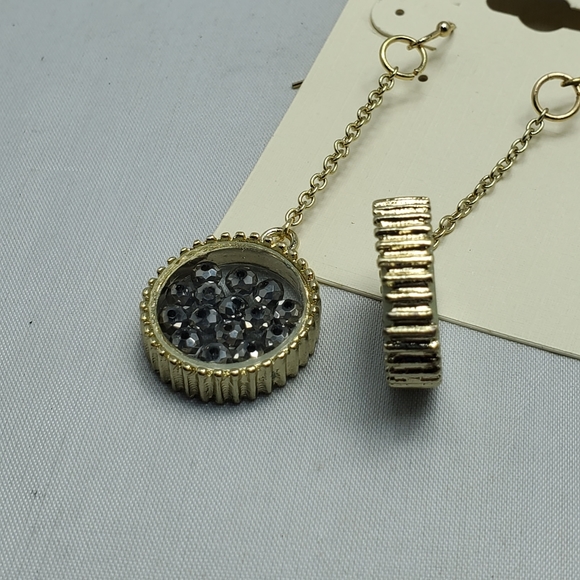 Mystique gold chain dangle earring with floating stones - Picture 2 of 4